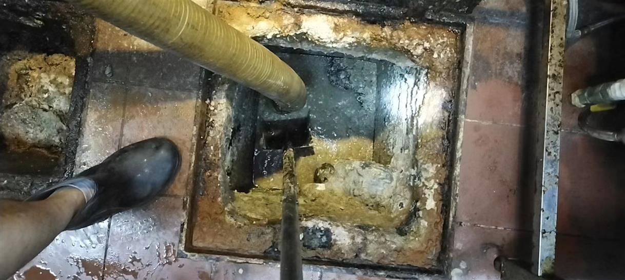 陈巴尔虎污水池清理一般都有毒气，怎么预防中毒呢？