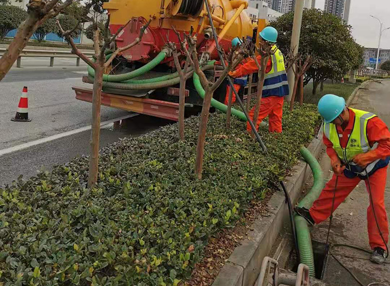 陈巴尔虎市政管道清淤